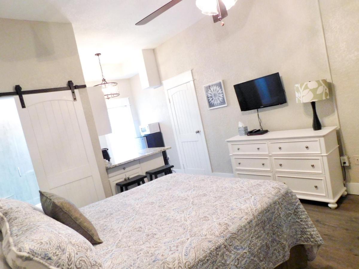 Budget Friendly Condo Within Walking Distance To The Beach! Gulf Shores Buitenkant foto