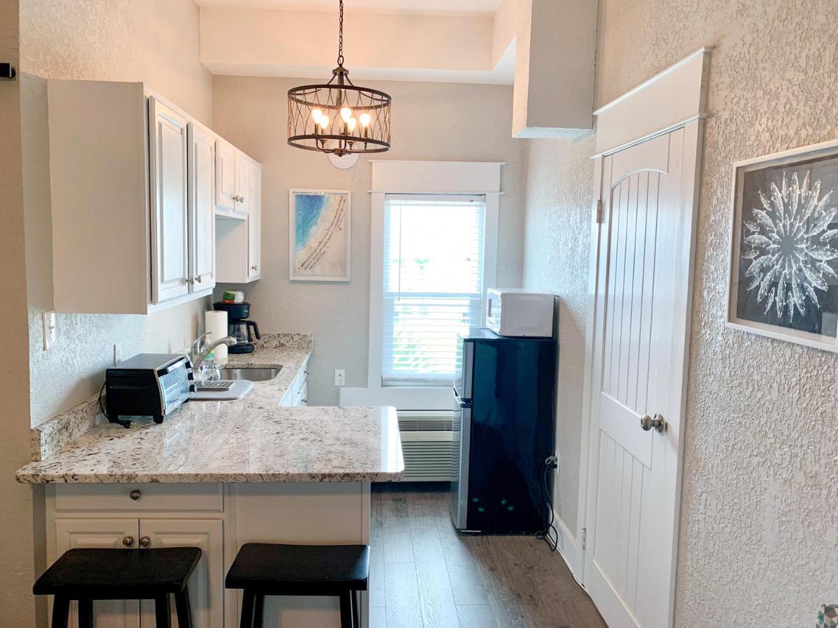 Budget Friendly Condo Within Walking Distance To The Beach! Gulf Shores Buitenkant foto