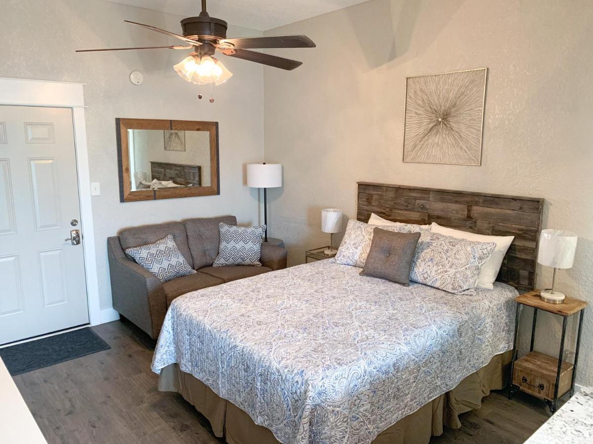 Budget Friendly Condo Within Walking Distance To The Beach! Gulf Shores Buitenkant foto