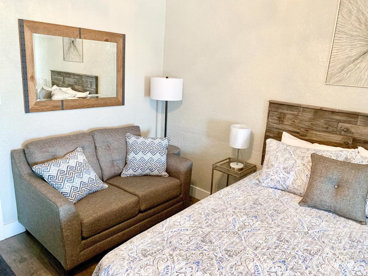 Budget Friendly Condo Within Walking Distance To The Beach! Gulf Shores Buitenkant foto