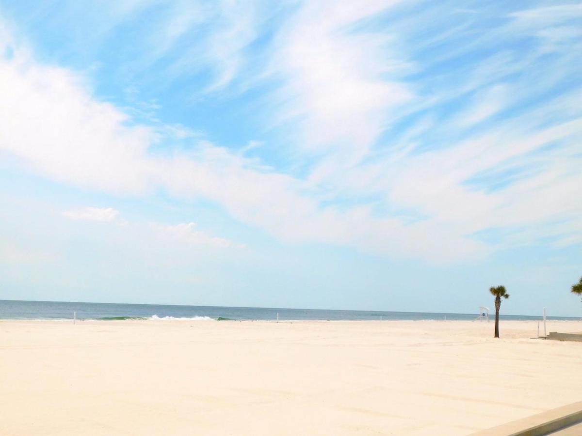 Budget Friendly Condo Within Walking Distance To The Beach! Gulf Shores Buitenkant foto